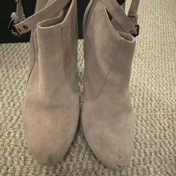 BCBG booties size 39 - Picture 2 of 2